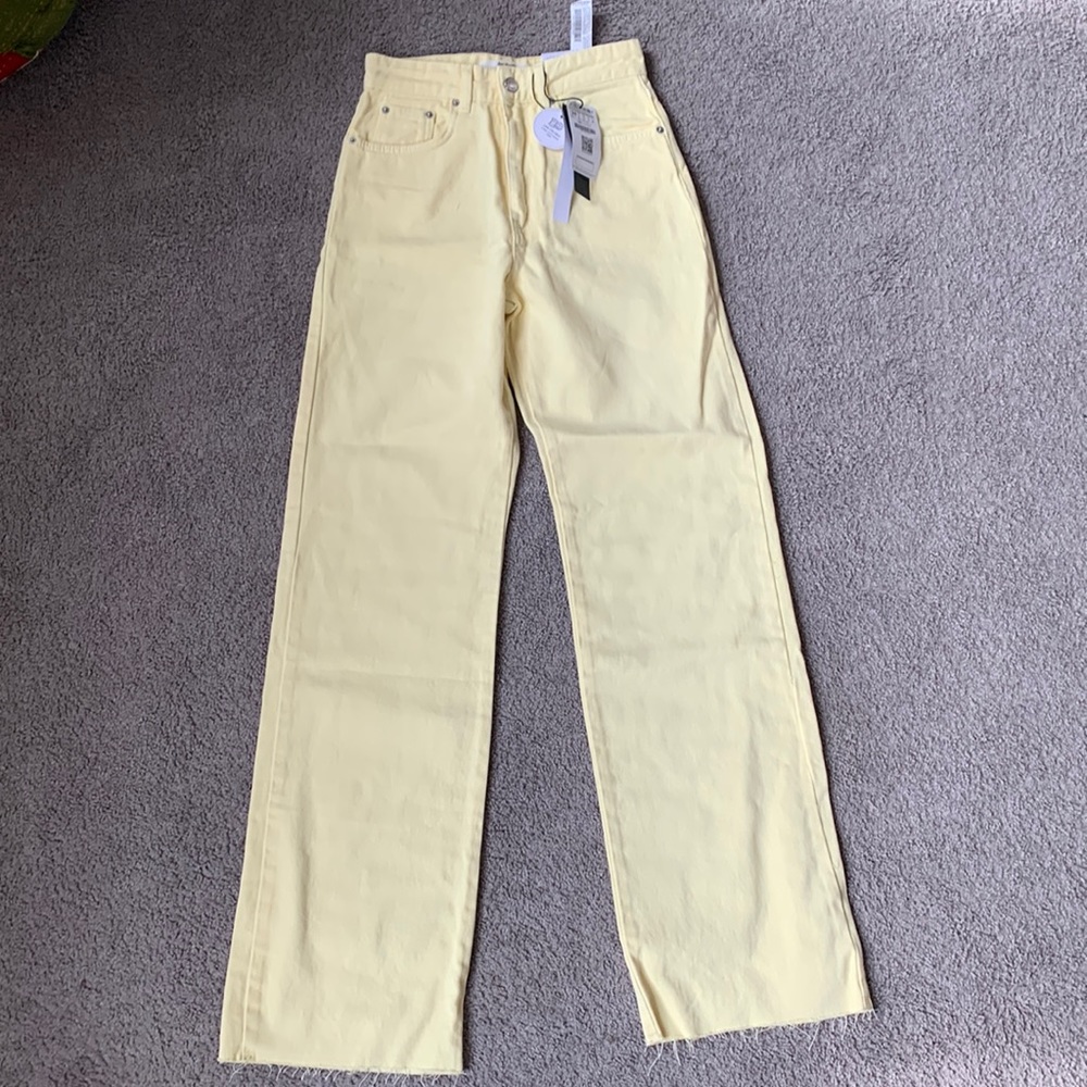 Stradivarius Long Straight Fit Jeans size 2 in Yellow